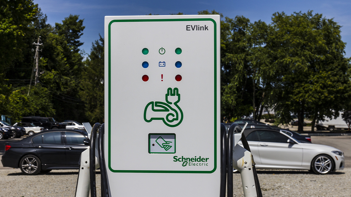 Schneider Electric fixes critical vulnerabilities in EVlink electric vehicle charging stations