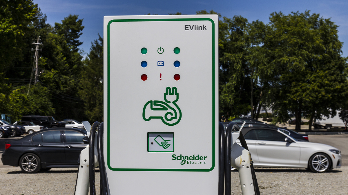 Schneider Electric fixes critical vulnerabilities in EVlink electric