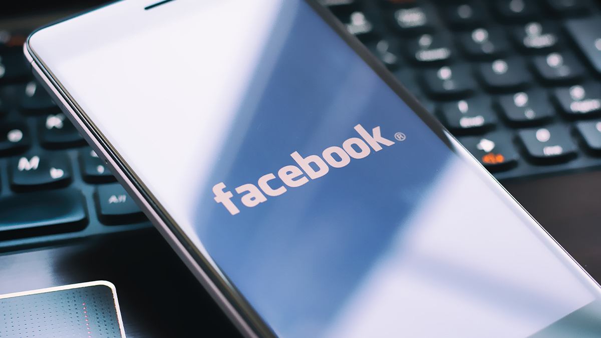 Hacking Facebook users just from chat box using multiple vulnerabilities